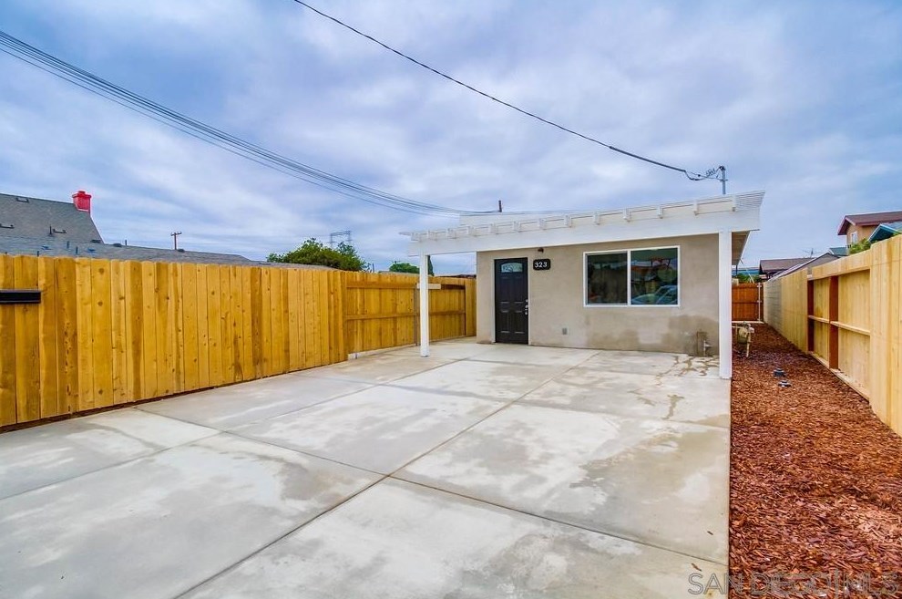 323 W 16th St, National City, CA 91950