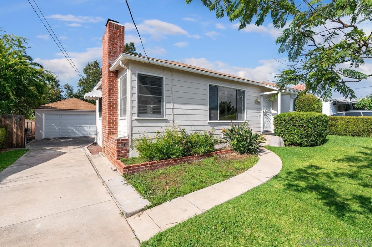 8520 Victory Rd, La Mesa, CA 91942