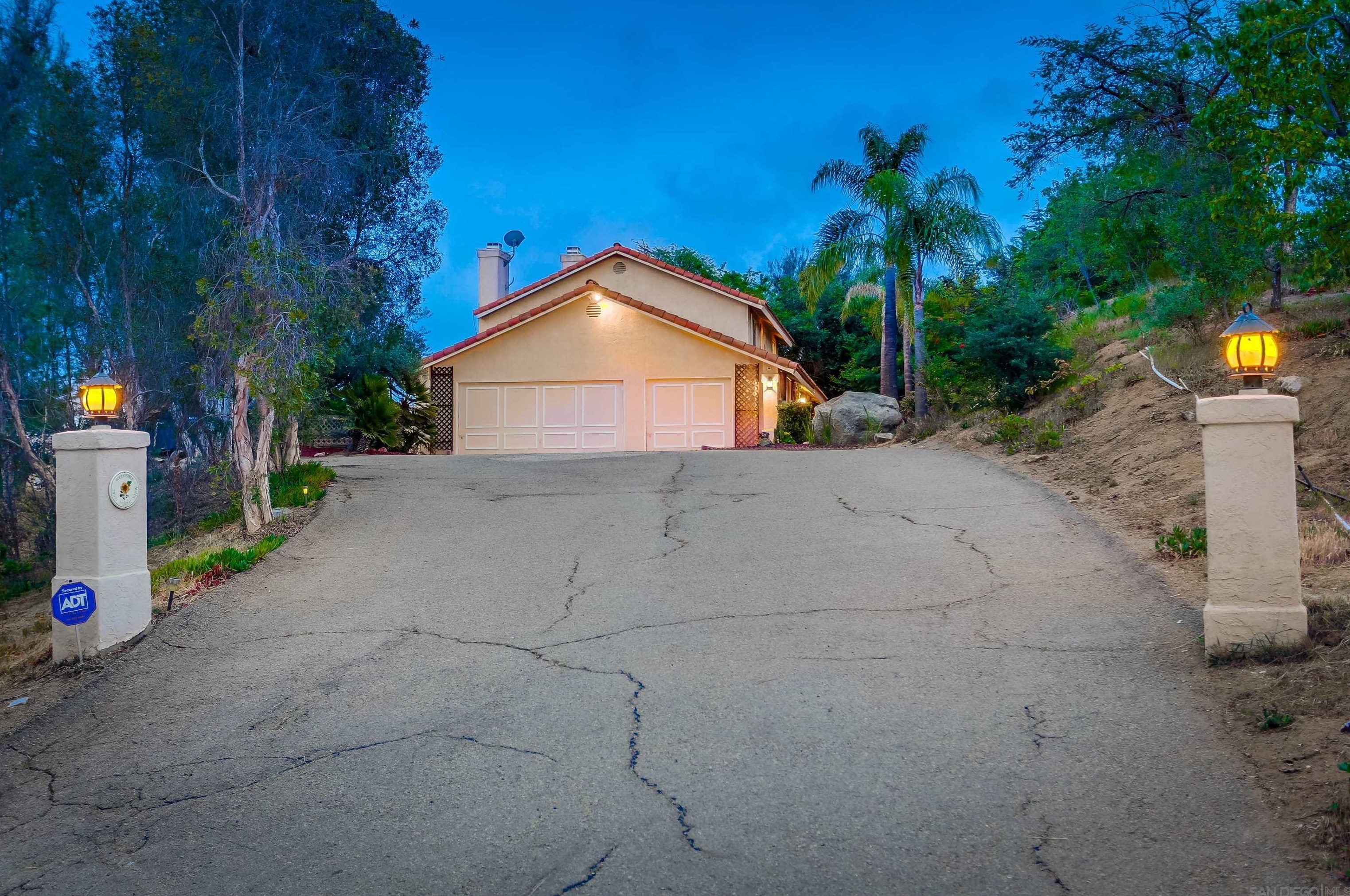 29091 View Ln, Escondido, CA 92026-6106