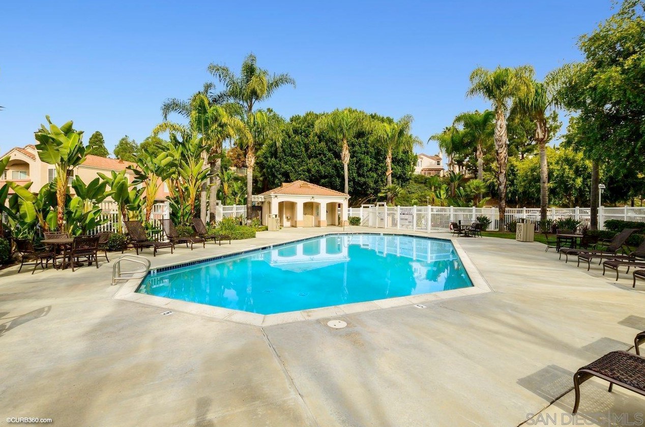 429 Sanibelle Cir, Chula Vista CA  91910-7562 exterior