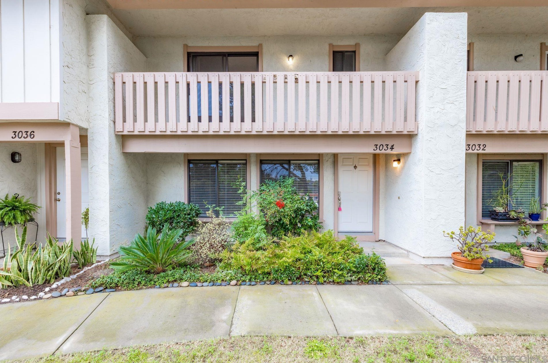 3034 Via Sabinas, Carlsbad, CA 92010