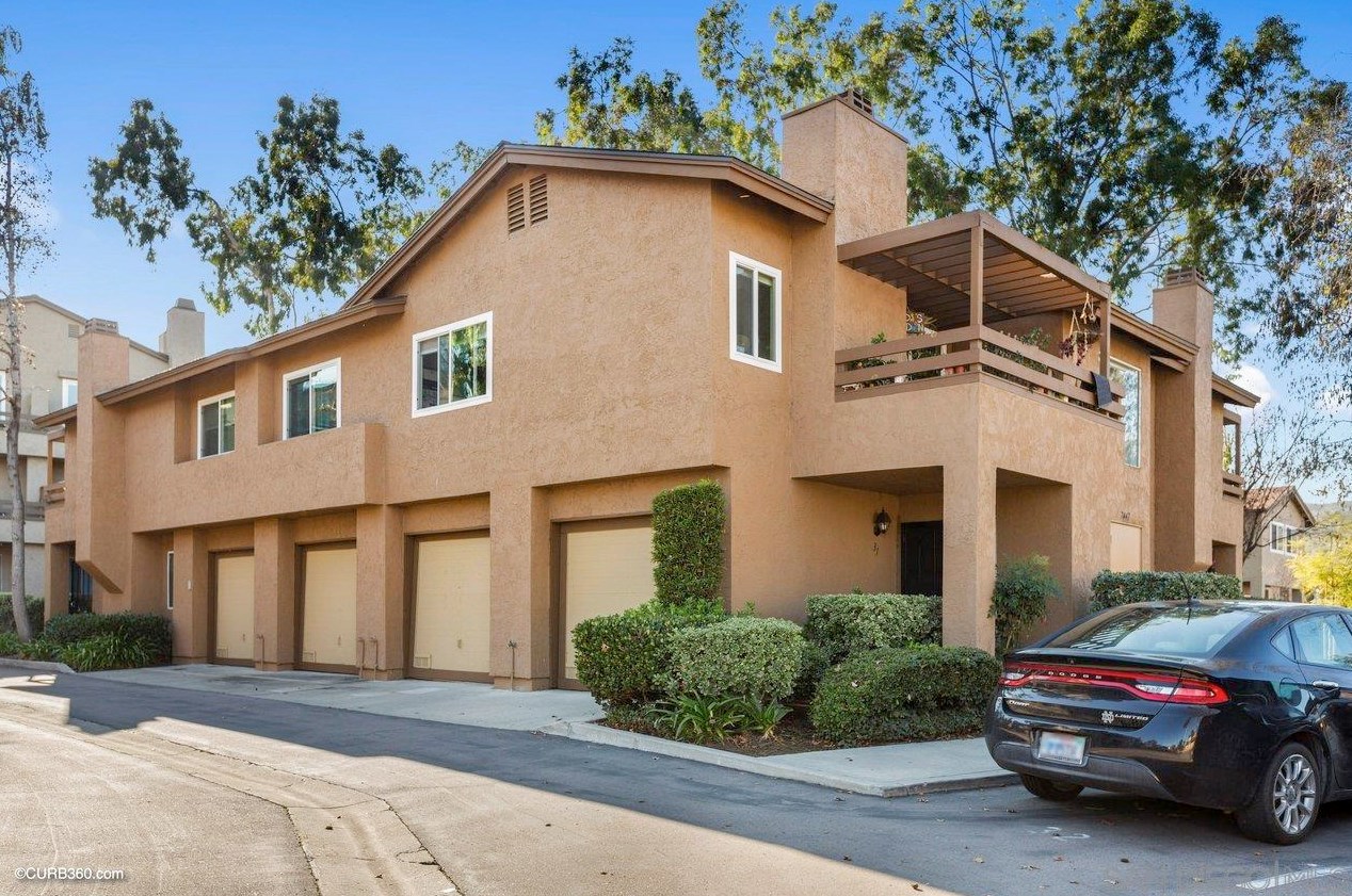 7447 Fortuna Vista Ct, Santee, CA 92071-6316