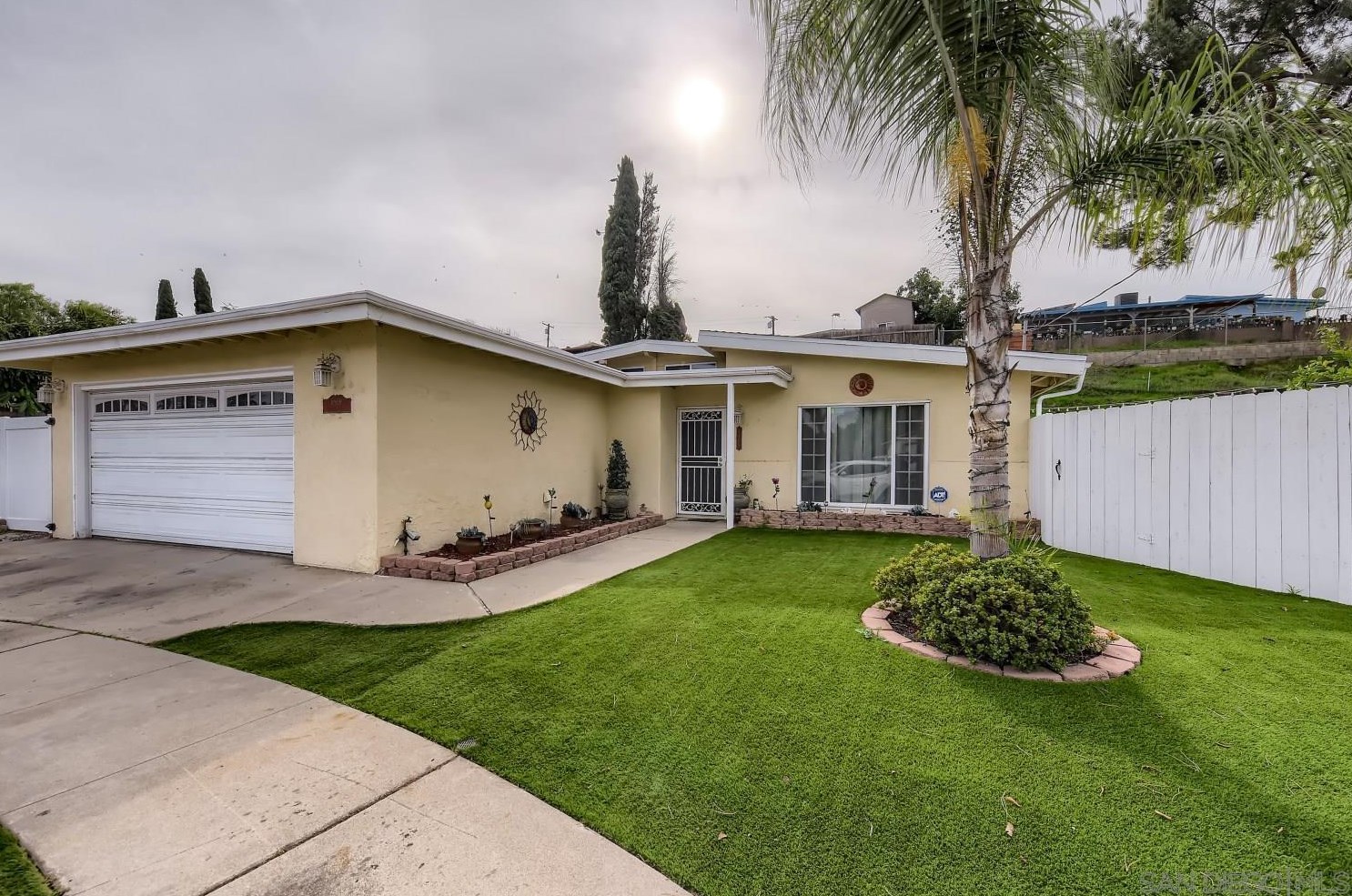 6809 Cedral Pl, Lemon Grove, CA 91945-1302