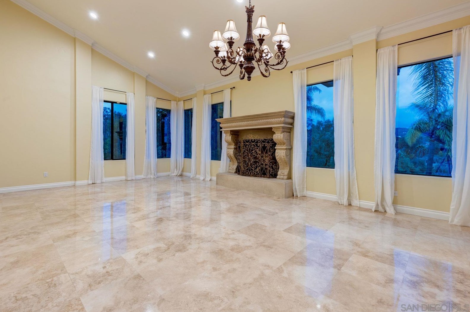 13601 Del Poniente Rd, Poway CA  92064-2231 exterior