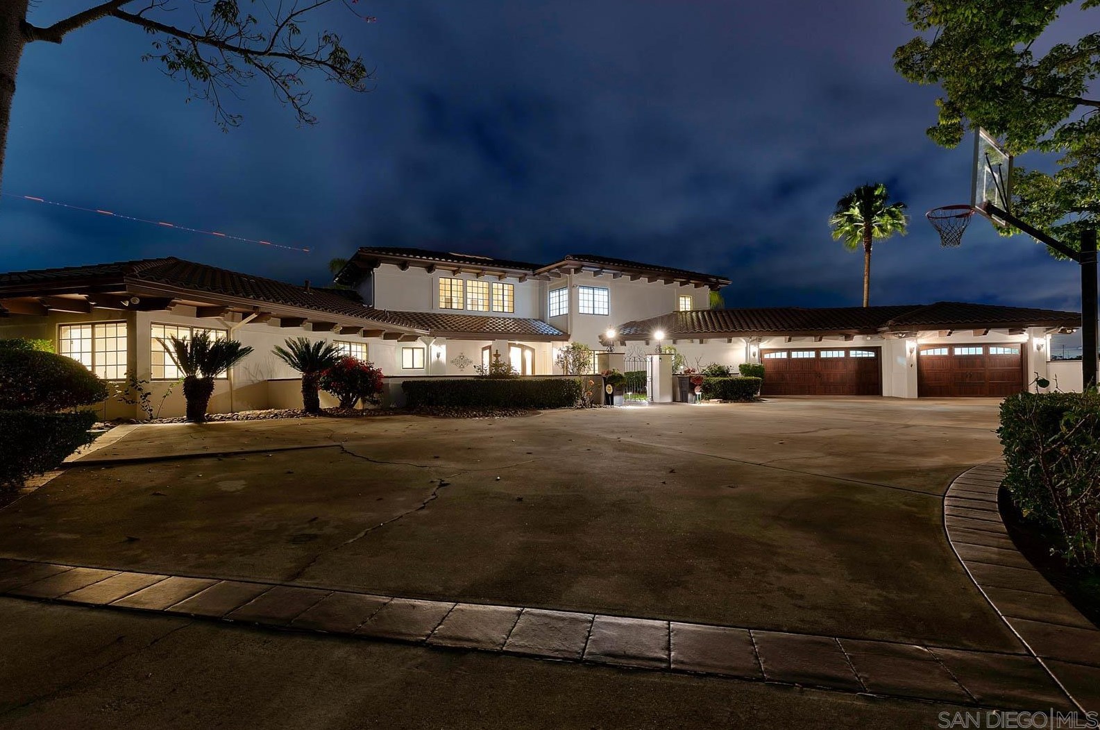 13601 Del Poniente Rd, Poway CA  92064-2231 exterior