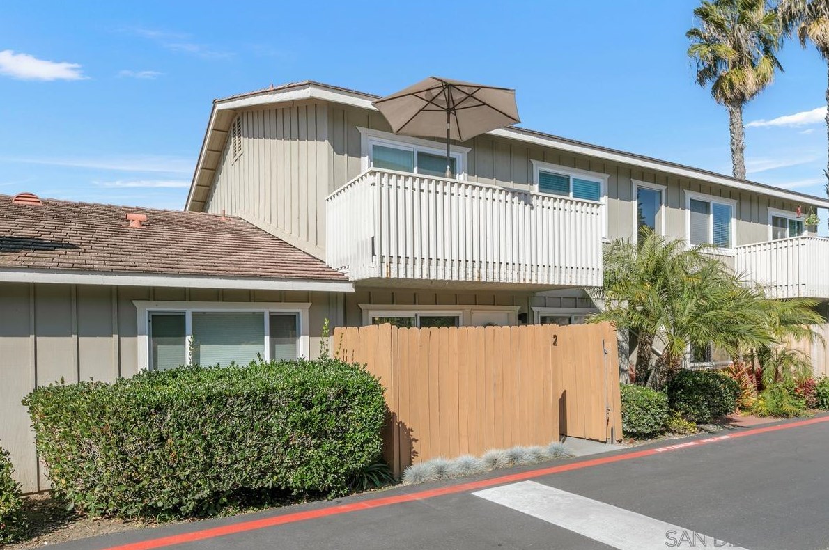 401 Requeza St F2, Encinitas, CA 92024