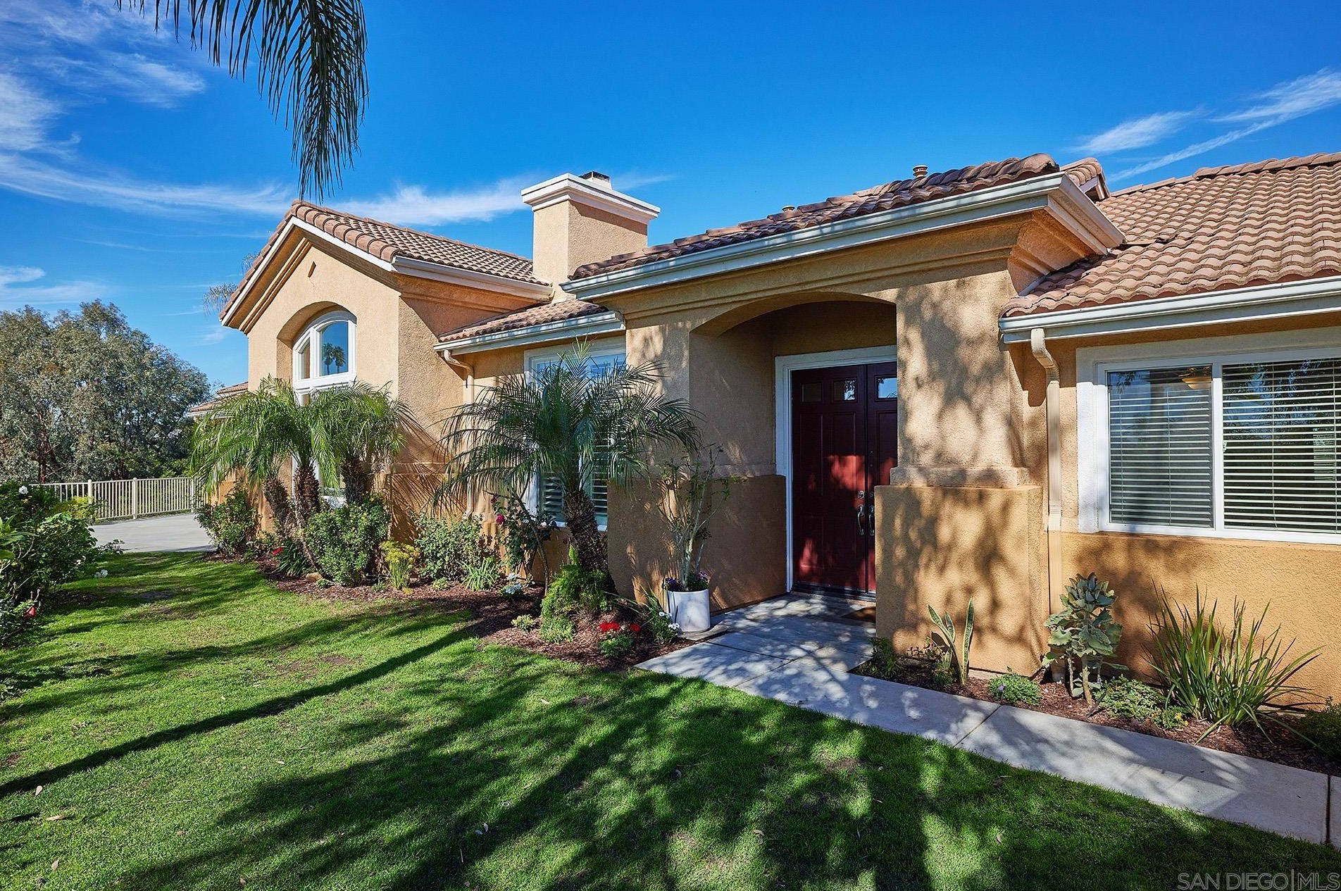 1569 Sheridan Pl, Escondido, CA 92027-1015