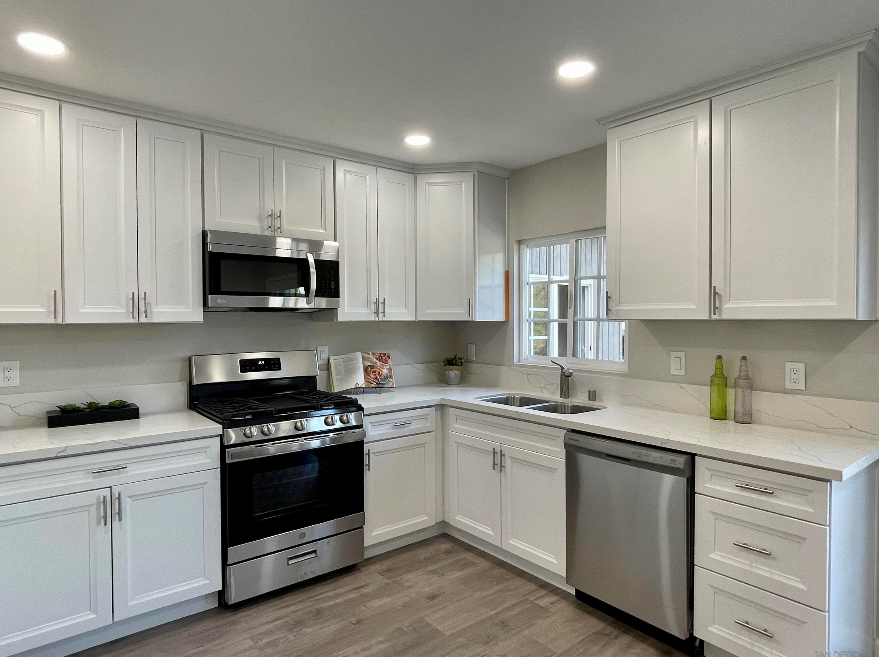 644 Howe Pl, Escondido, CA 92025-6452
