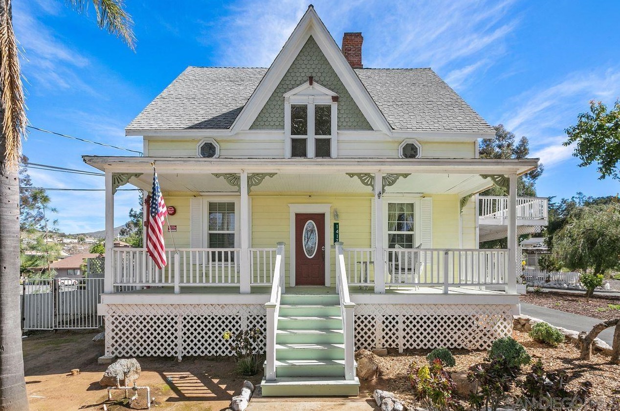 1417 Tavern Rd, Alpine, CA 91901
