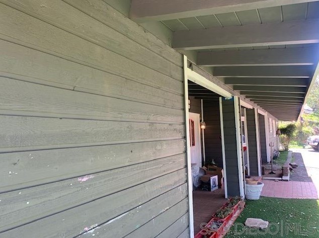 9591 Upland St, Spring Valley, CA 91977-2835