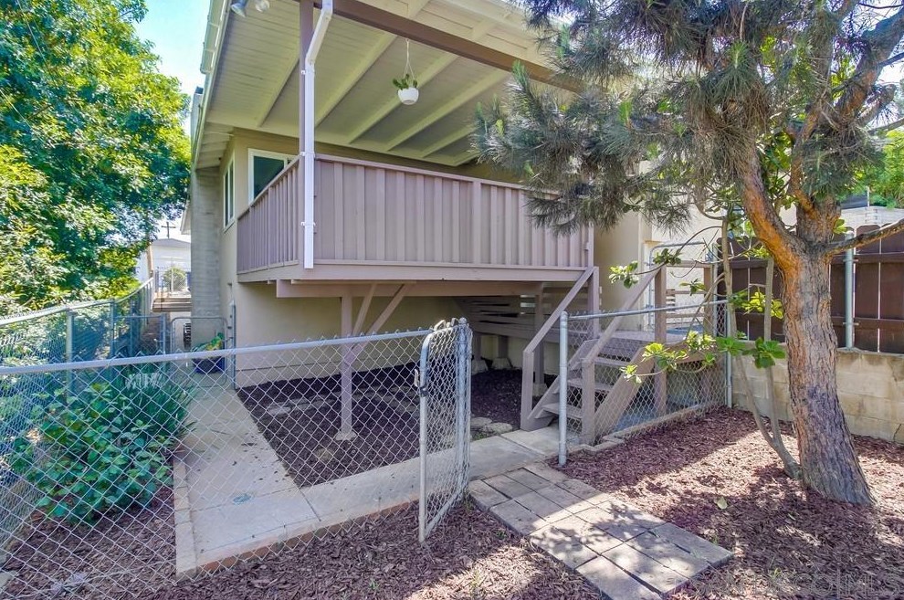 8960 Greenview Pl, Spring Valley CA  91977-1019 exterior