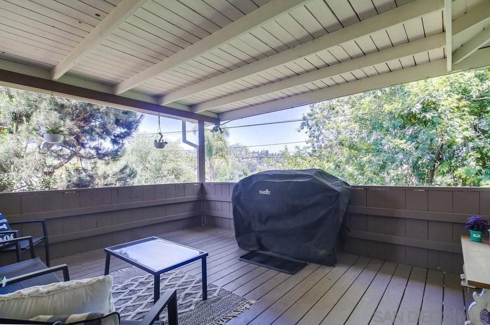 8960 Greenview Pl, Spring Valley CA  91977-1019 exterior
