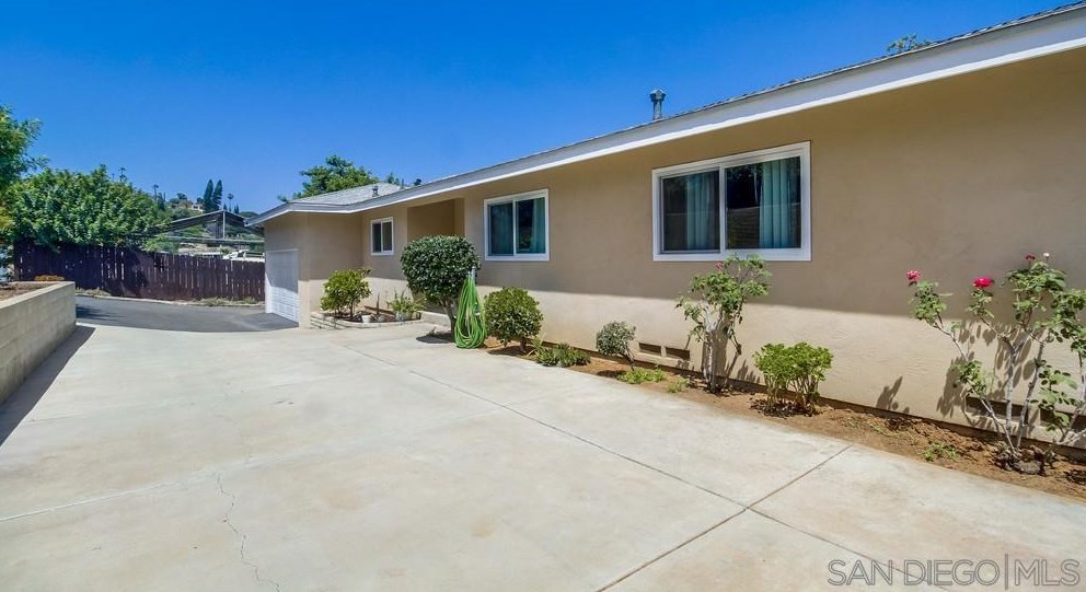 8960 Greenview Pl, Spring Valley CA  91977-1019 exterior