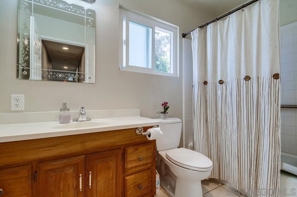 8960 Greenview Pl, Spring Valley CA  91977-1019 exterior