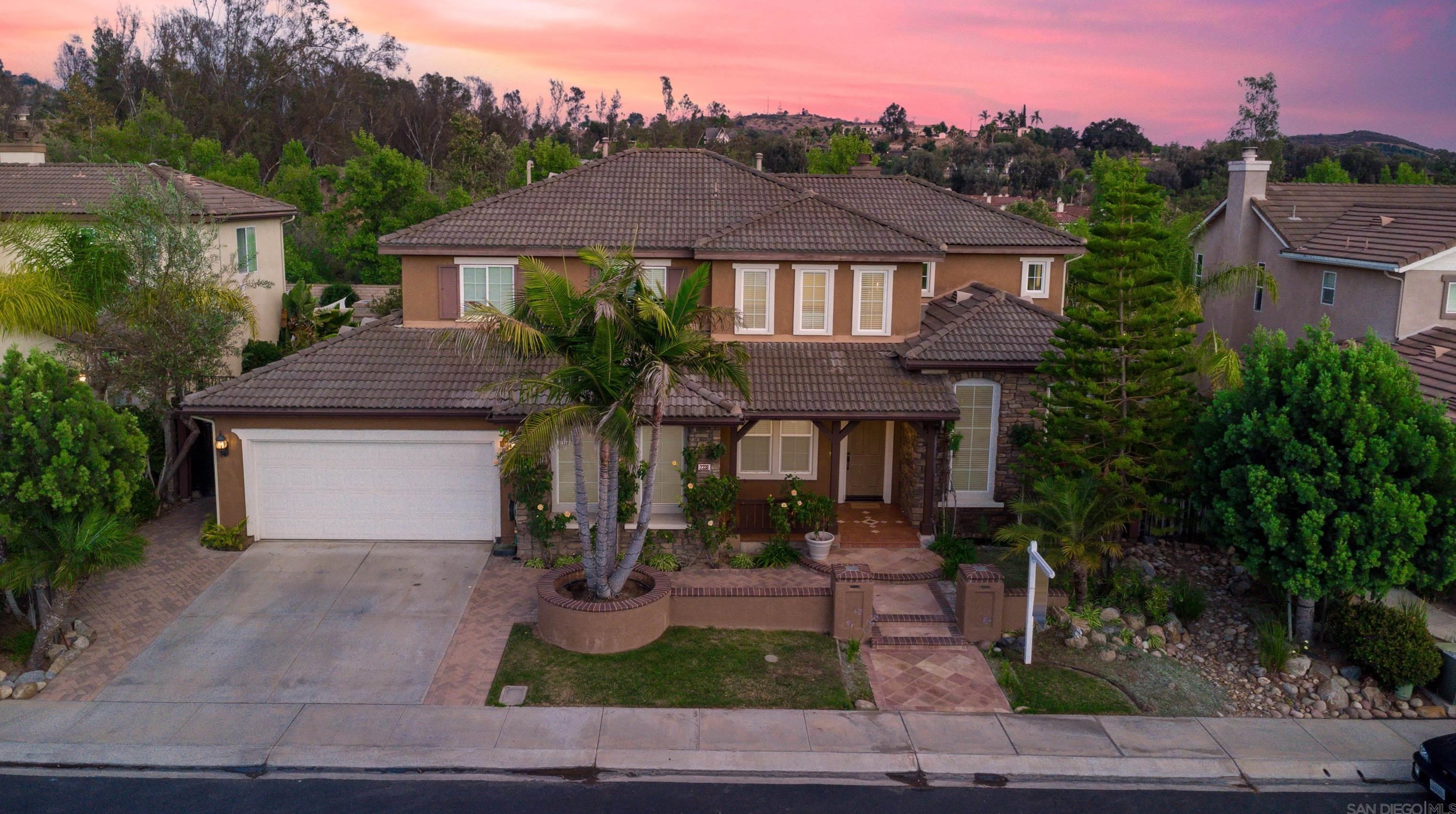 2338 Douglaston Gln, Escondido, CA 92026-1413