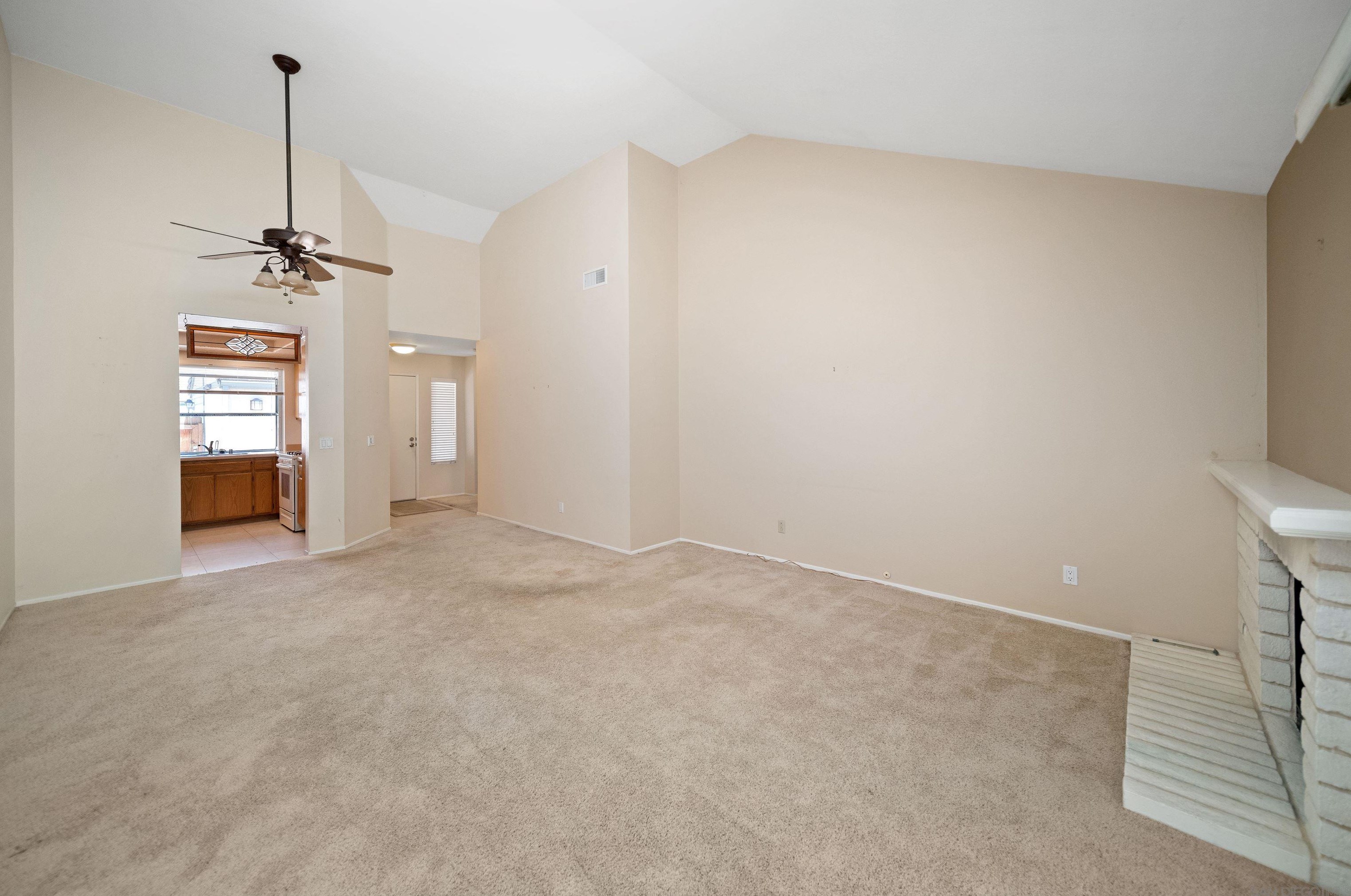 413 Hanford Gln, Escondido, CA 92027-2992