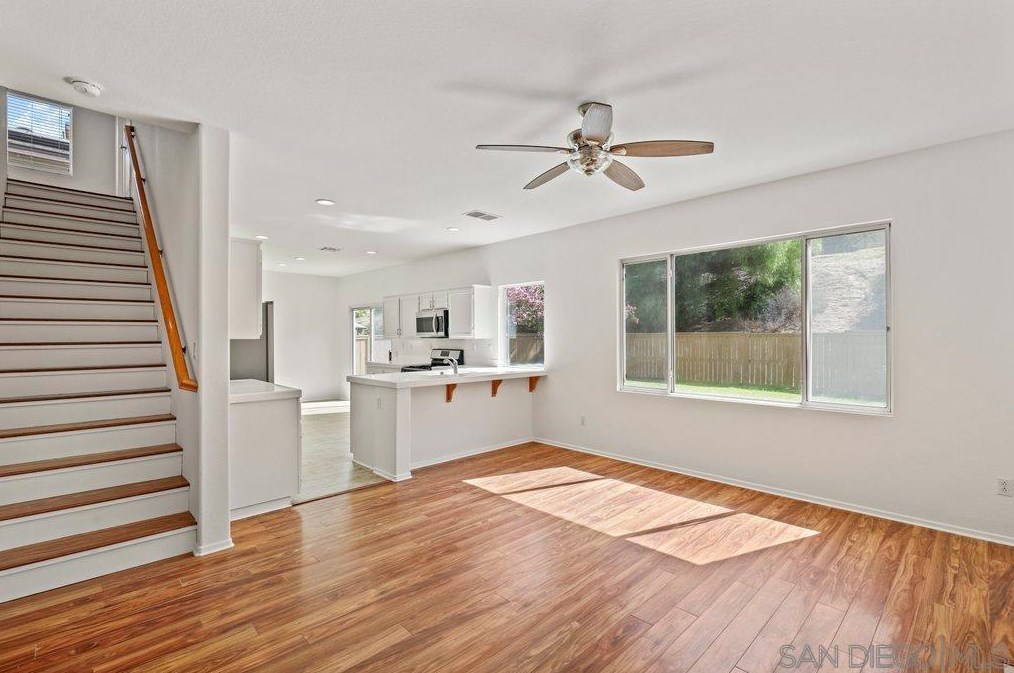 3482 Lk Cir Dr, Fallbrook CA 92028-7882 exterior