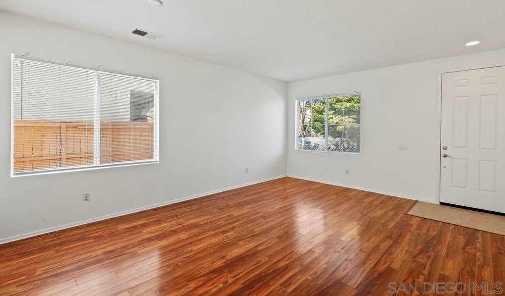 3482 Lk Cir Dr, Fallbrook CA 92028-7882 exterior