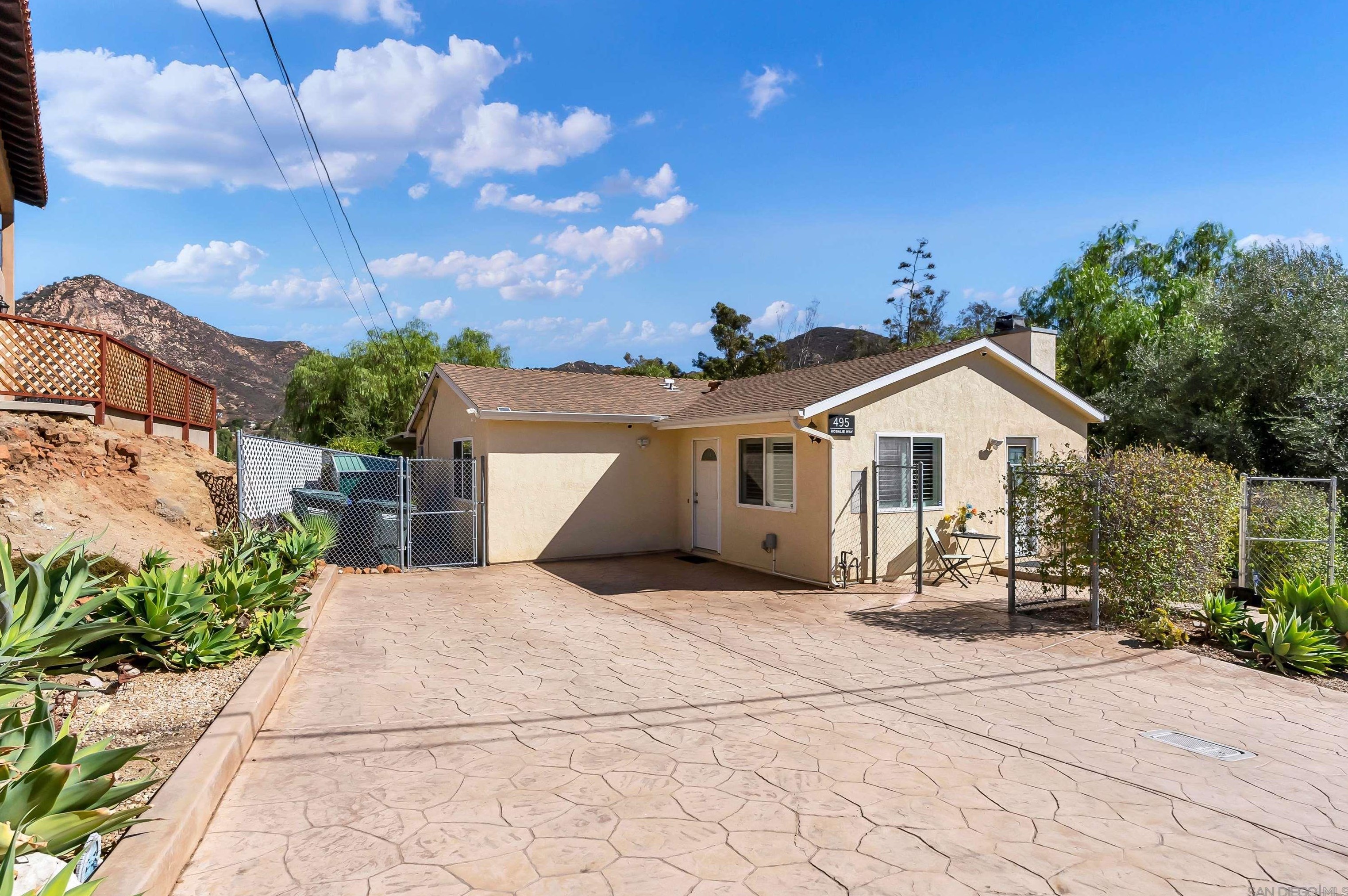 495 Rosalie Way, El Cajon, CA 92019