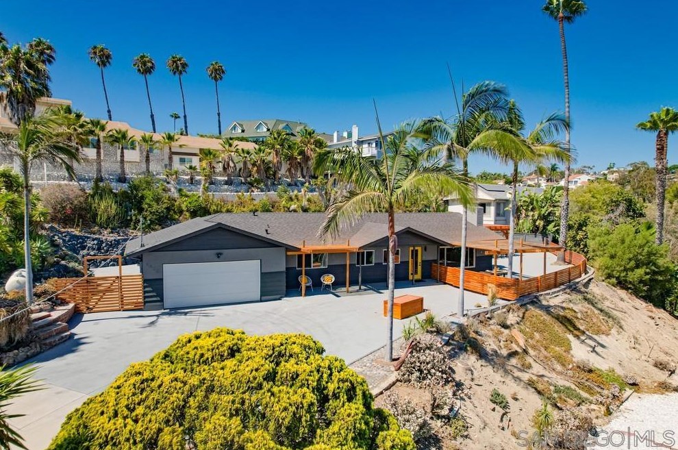 1822 Ivy Rd, Oceanside, CA 92054