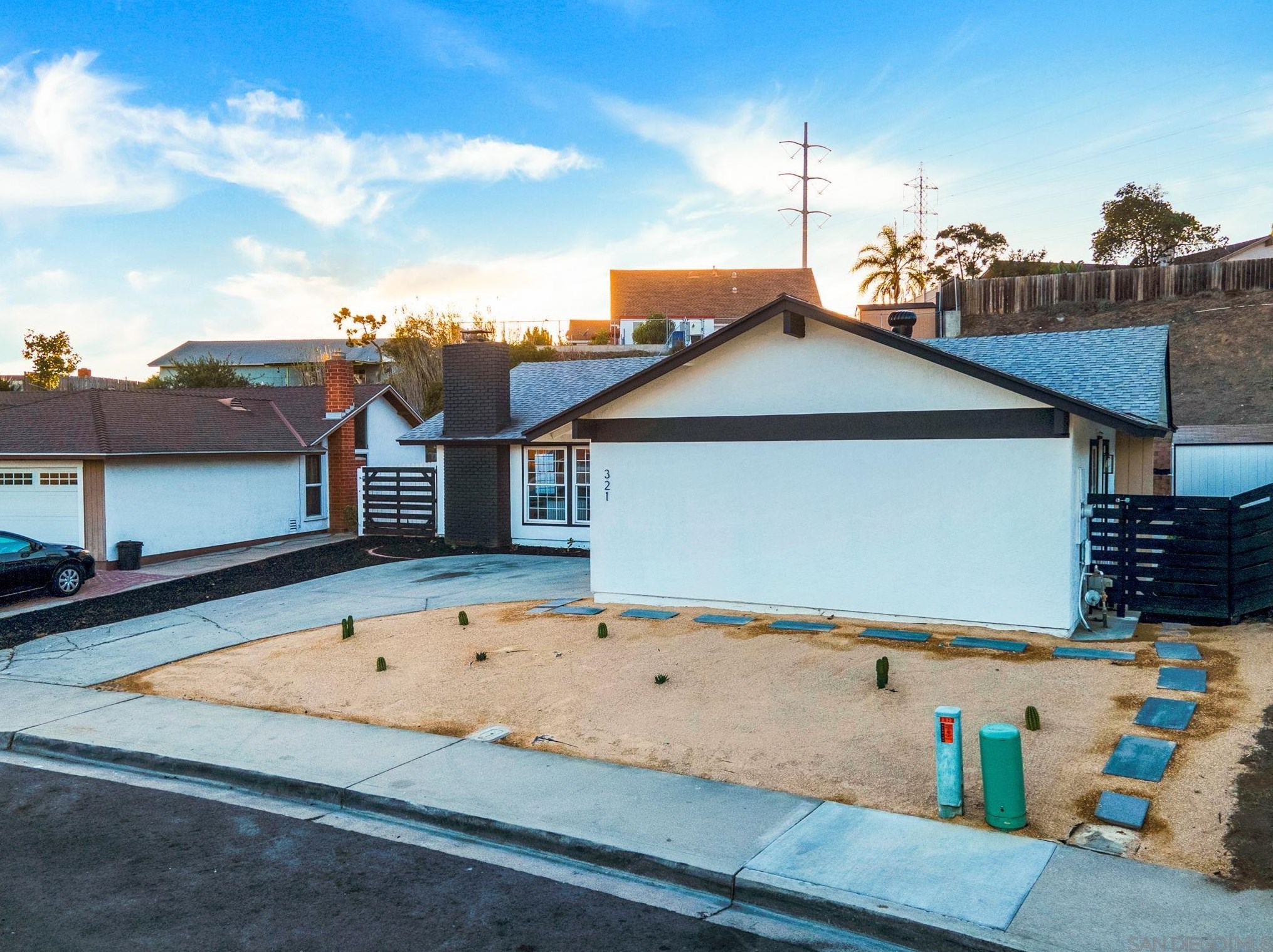 321 Spruce St, Chula Vista CA  91911-5524 exterior