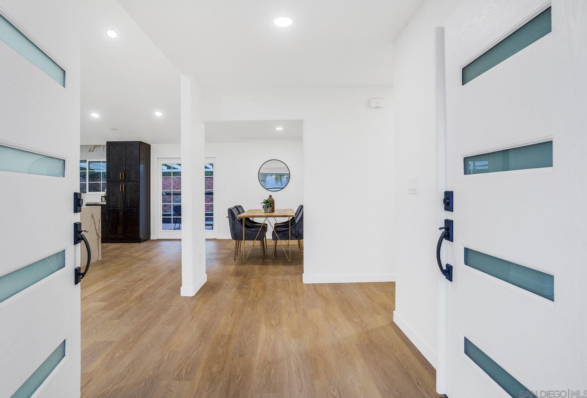 321 Spruce St, Chula Vista CA  91911-5524 exterior