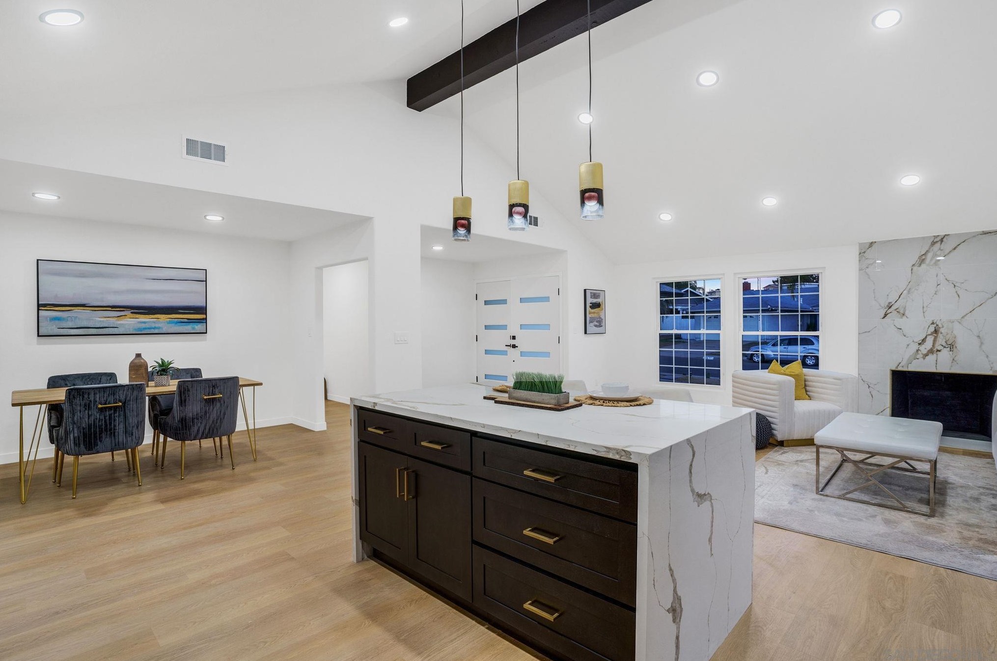 321 Spruce St, Chula Vista CA  91911-5524 exterior