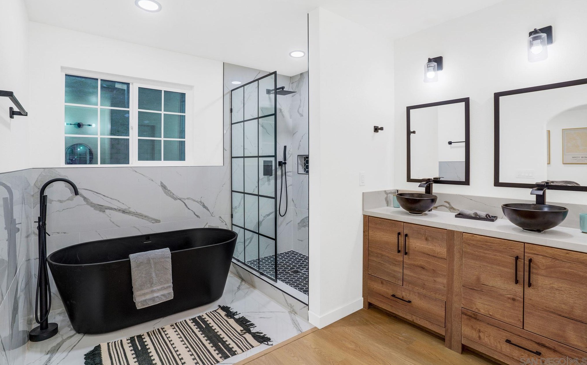 321 Spruce St, Chula Vista CA  91911-5524 exterior