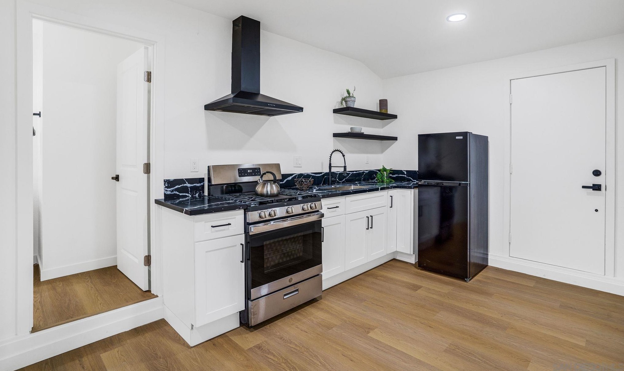 321 Spruce St, Chula Vista CA  91911-5524 exterior