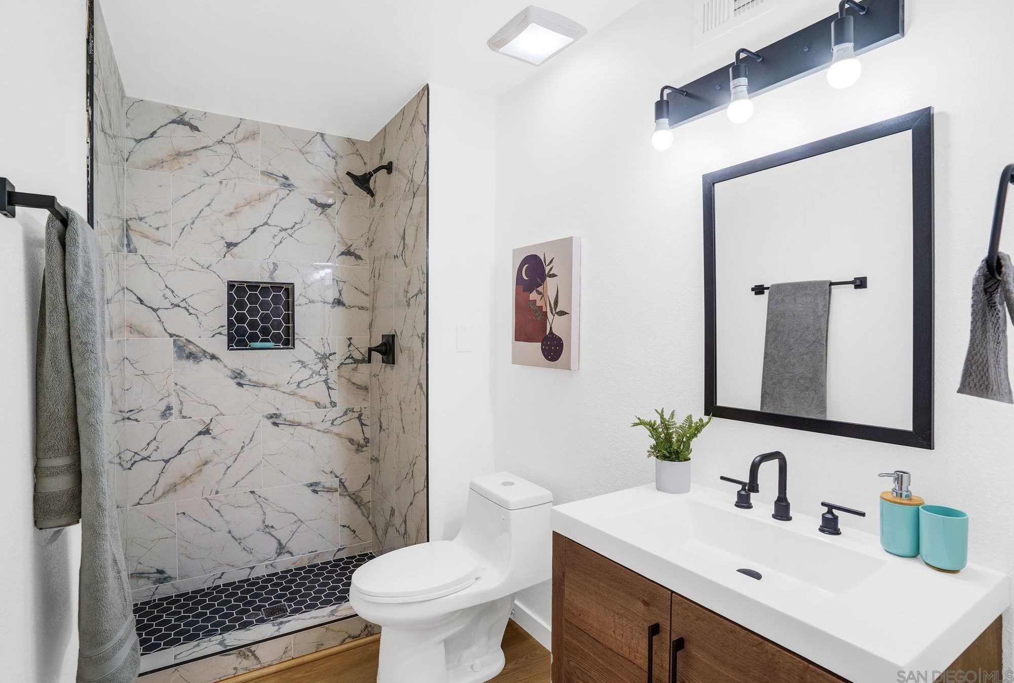 321 Spruce St, Chula Vista CA  91911-5524 exterior