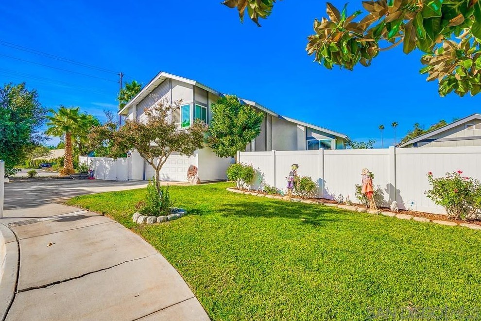 15 Auburn Ct, Redlands, CA 92374-4277