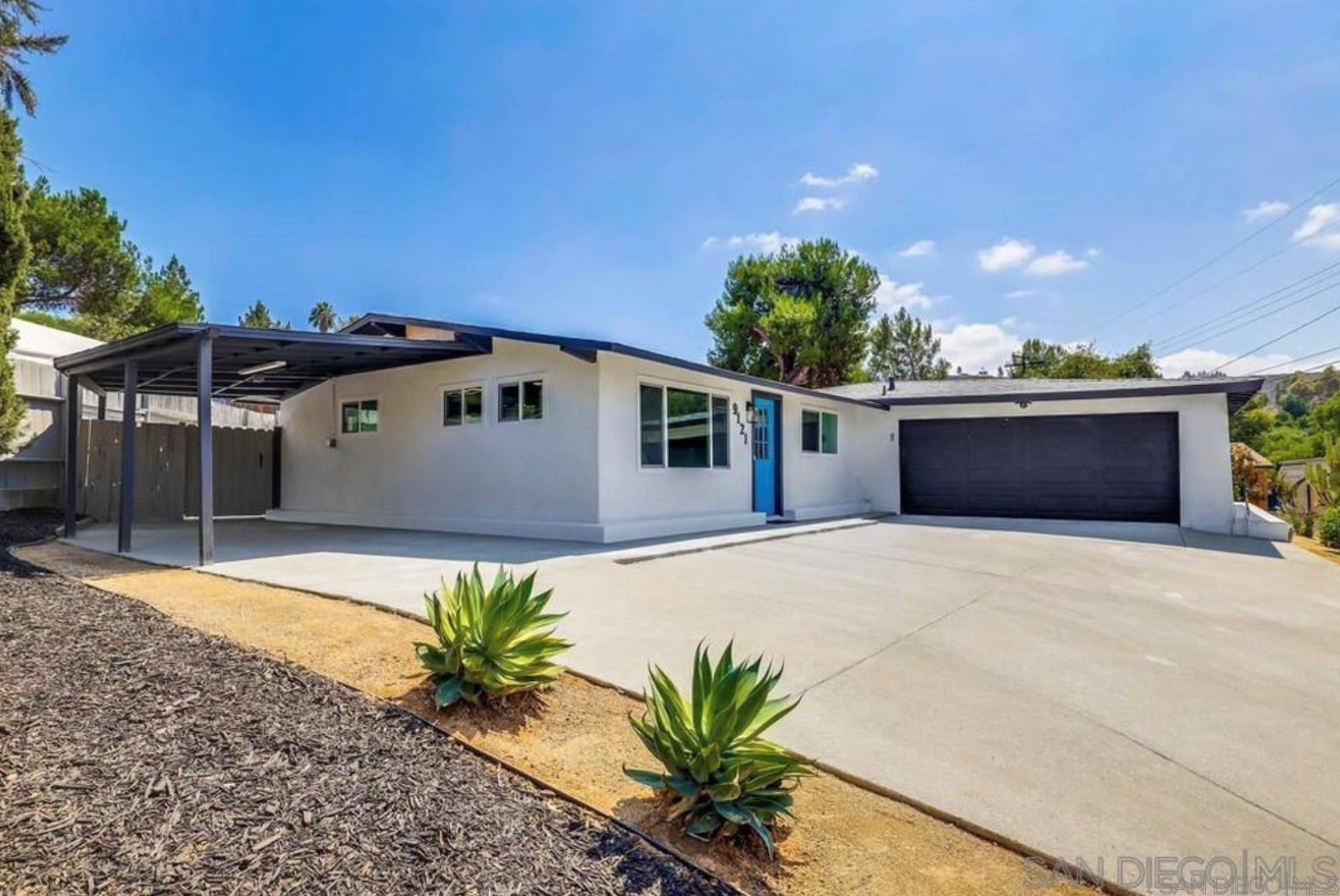 9121 Todos Santos Dr, Santee, CA 92071