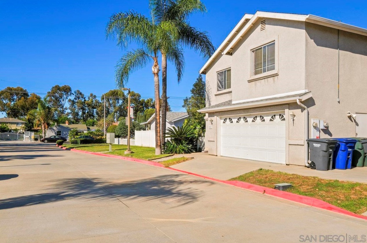 863 Rydell Pl, El Cajon, CA 92021