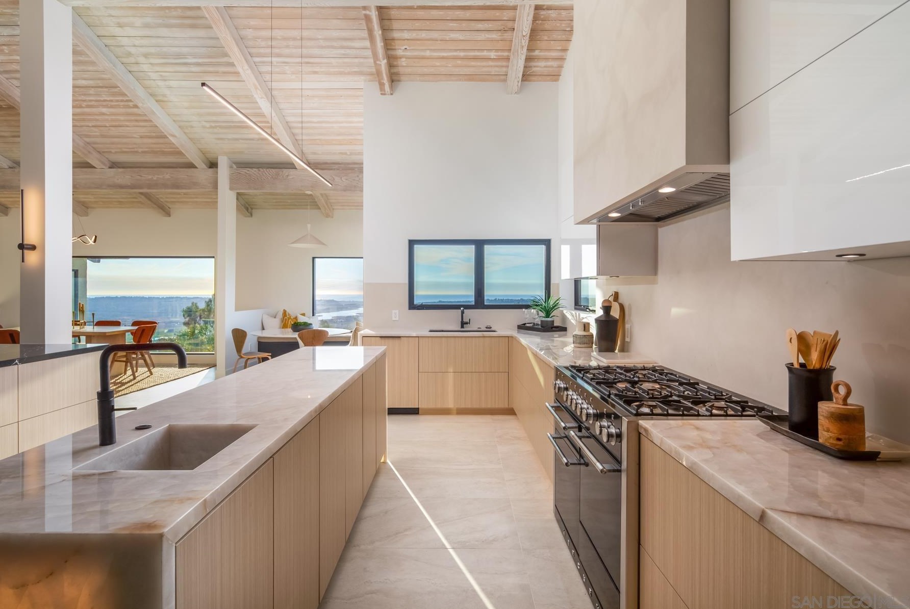 7117 Obelisco Cir, Carlsbad, CA 92009