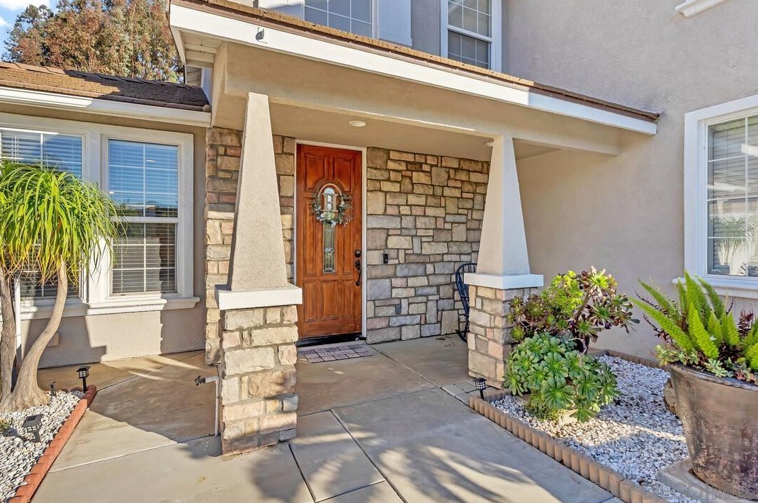1782 Seven Oakes Rd, Escondido, CA 92026-3308