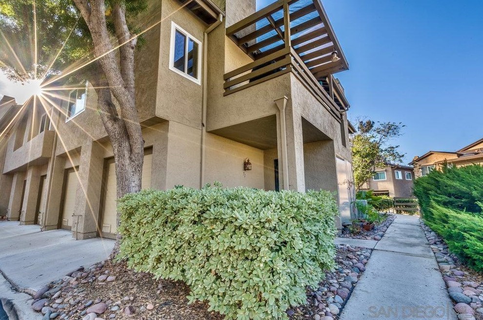 8655 Mission San Carlos Dr, Santee, CA 92071-6342