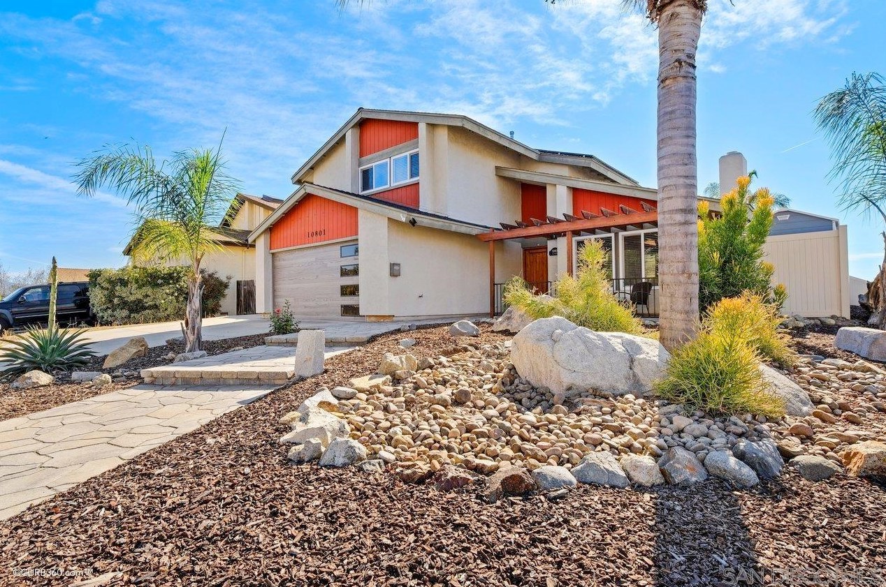 10801 El Nopal, Santee, CA 92071-5025