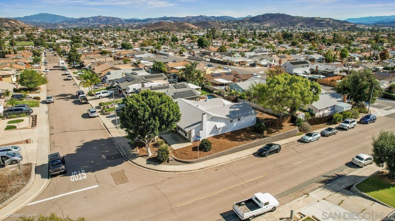 10005 Three Oaks Way, Santee CA  92071-1119 exterior