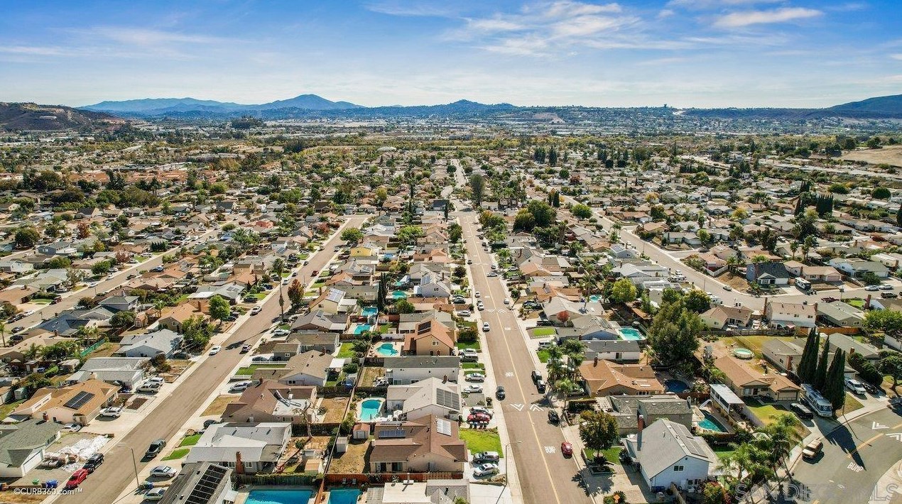 10005 Three Oaks Way, Santee CA  92071-1119 exterior