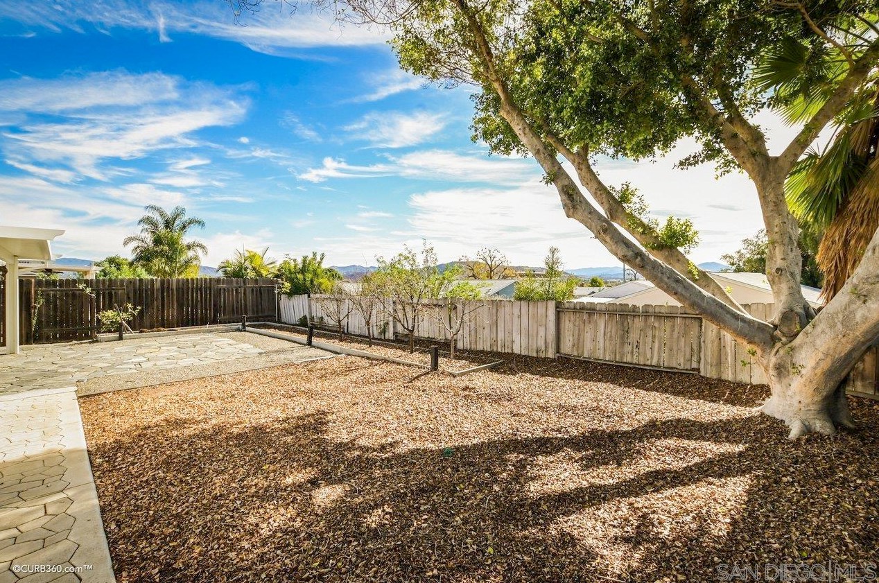 10005 Three Oaks Way, Santee CA  92071-1119 exterior