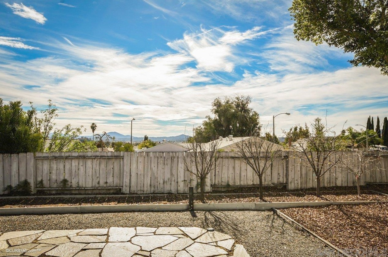 10005 Three Oaks Way, Santee CA  92071-1119 exterior