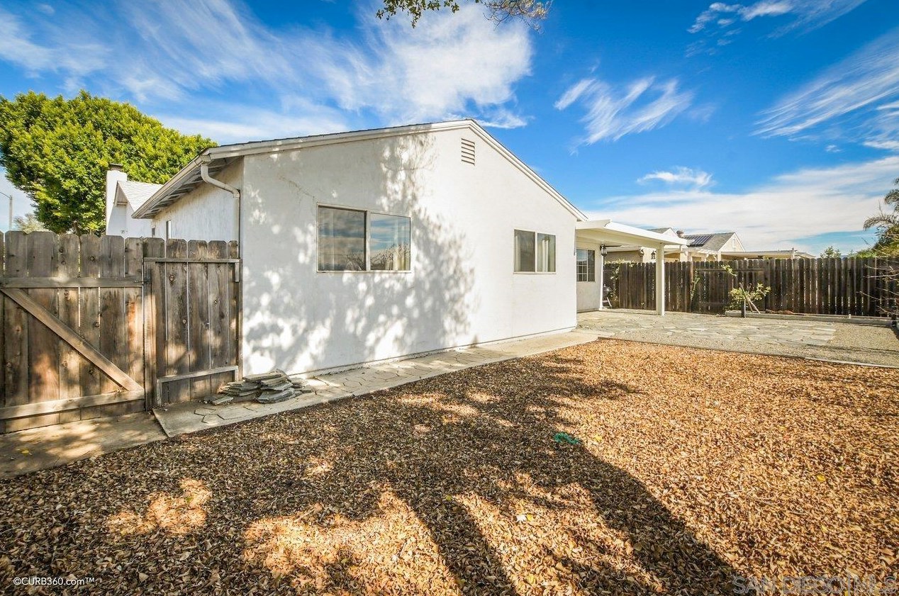 10005 Three Oaks Way, Santee CA  92071-1119 exterior