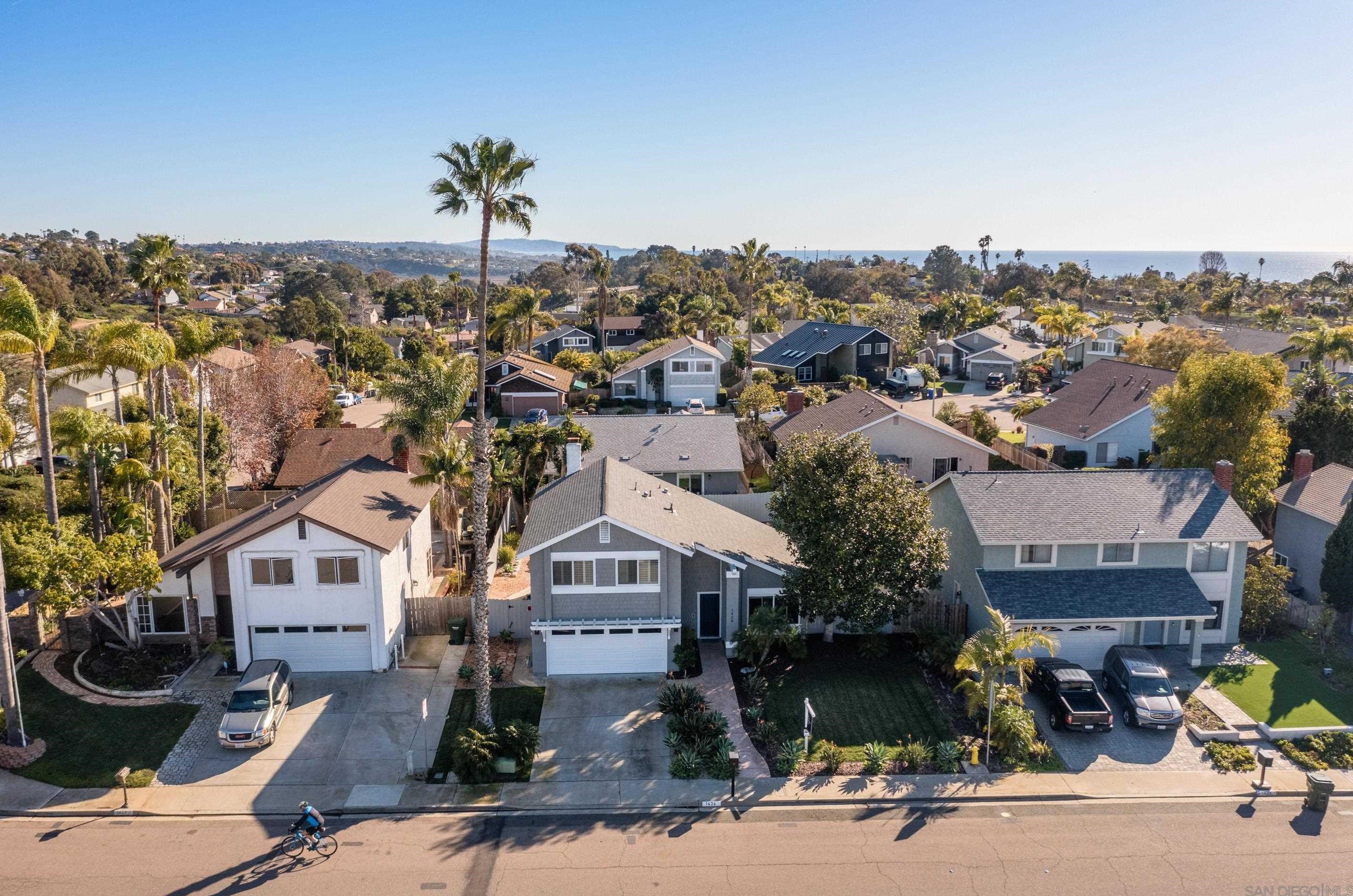 1434 Kings Cross Dr, Cardiff By The Sea CA  92007-1316 exterior