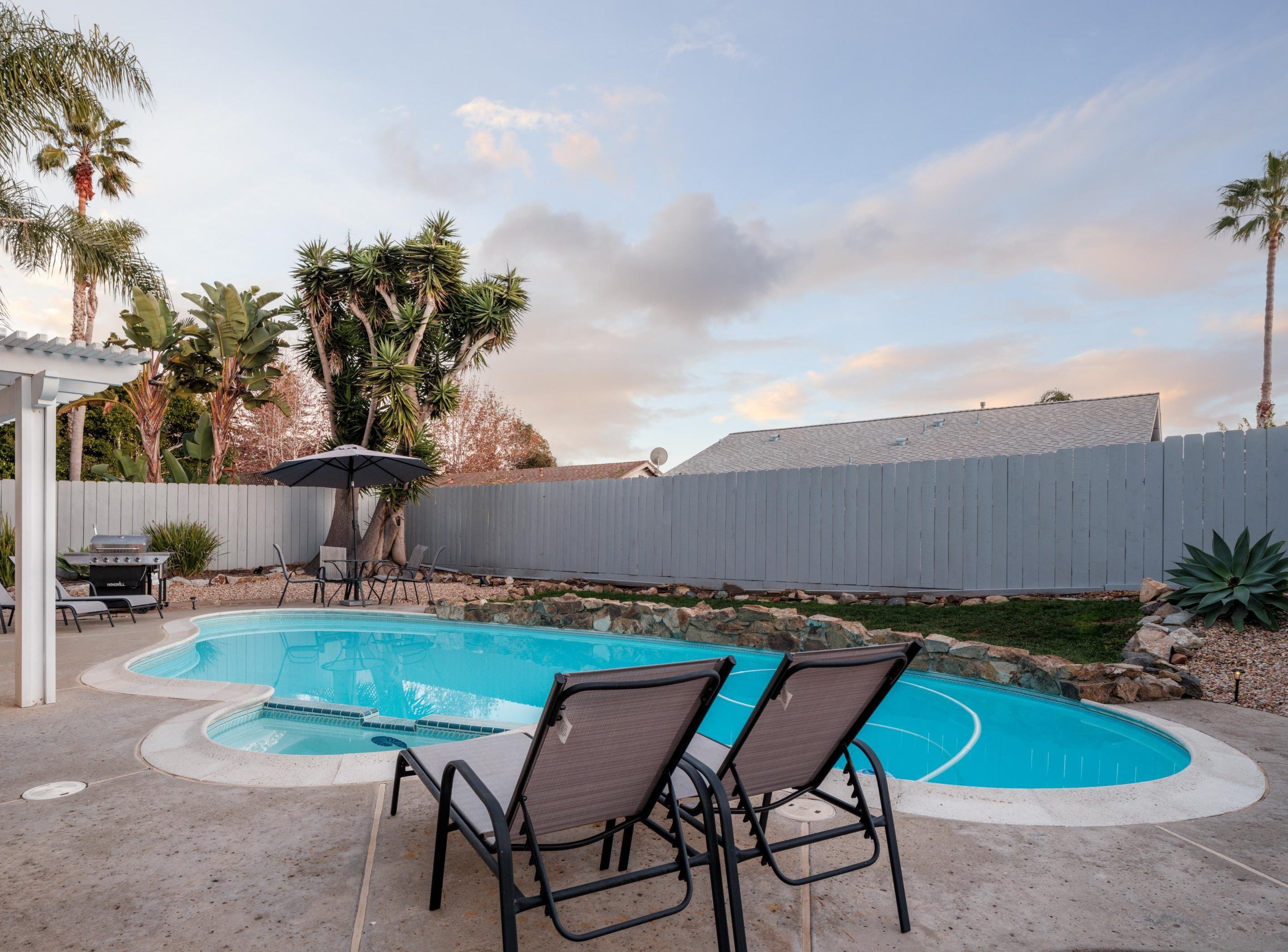 1434 Kings Cross Dr, Cardiff By The Sea CA  92007-1316 exterior