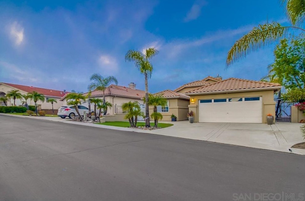 2548 Columbine Dr, Alpine, CA 91901