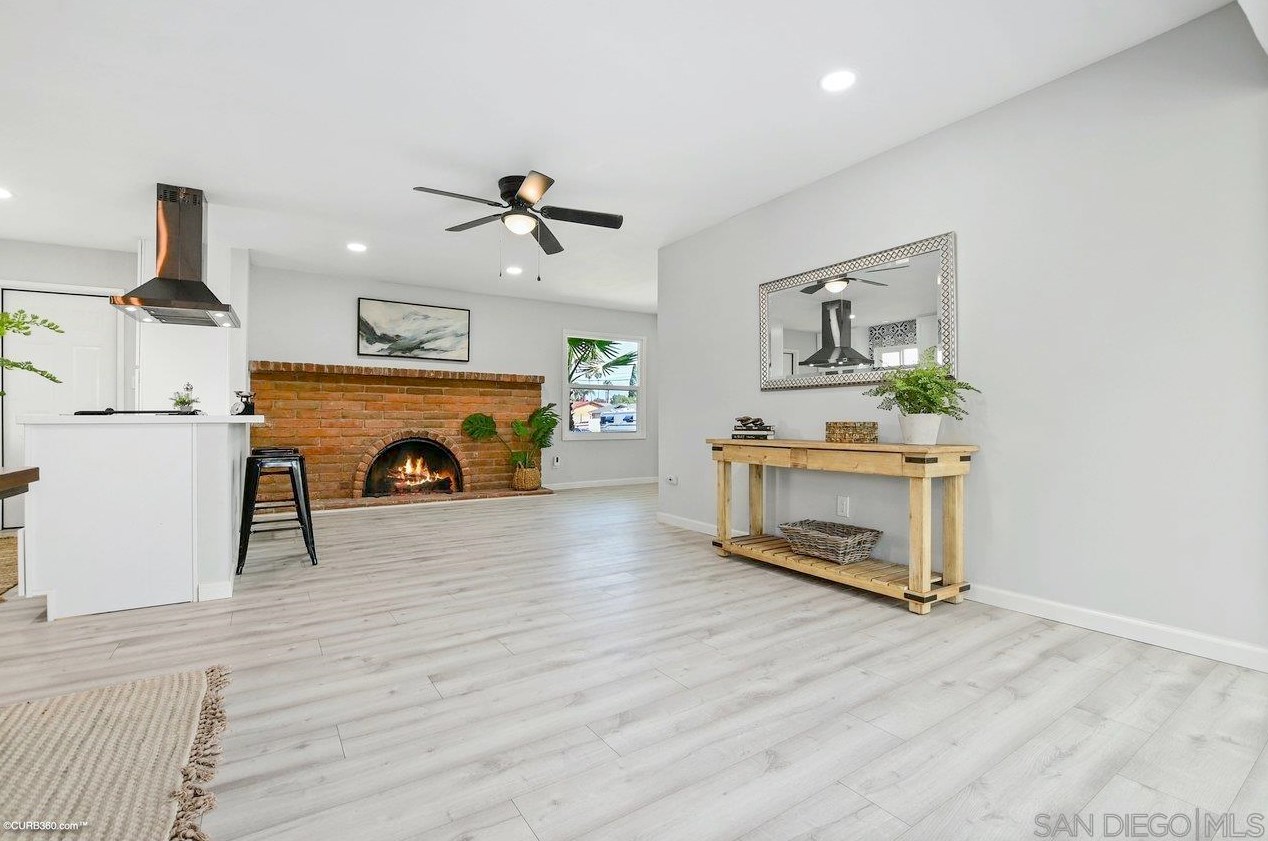 8859 Greenridge Ave, Spring Valley CA  91977-4746 exterior