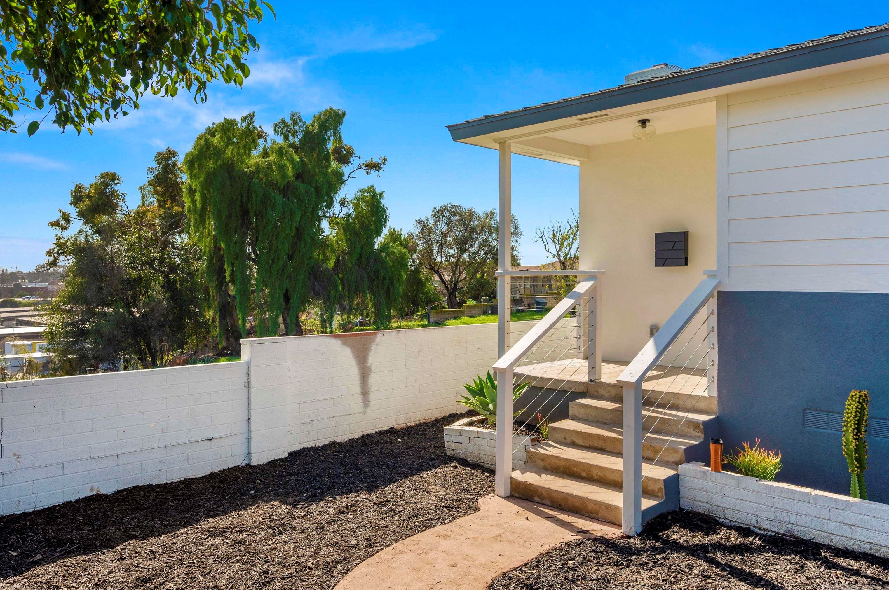 696 E 30th St, National City, CA 91950
