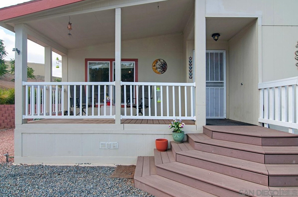 1554 Round Potrero Rd, Potrero, CA 91963