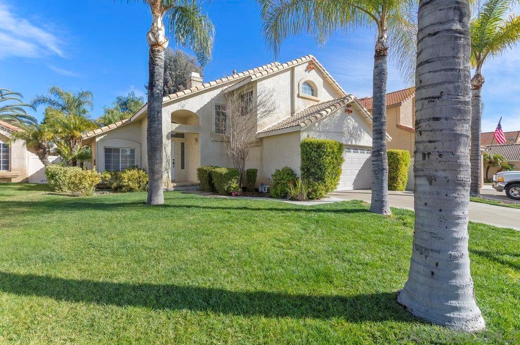 24516 Camino Mirabella, Murrieta CA  92562-4333 exterior