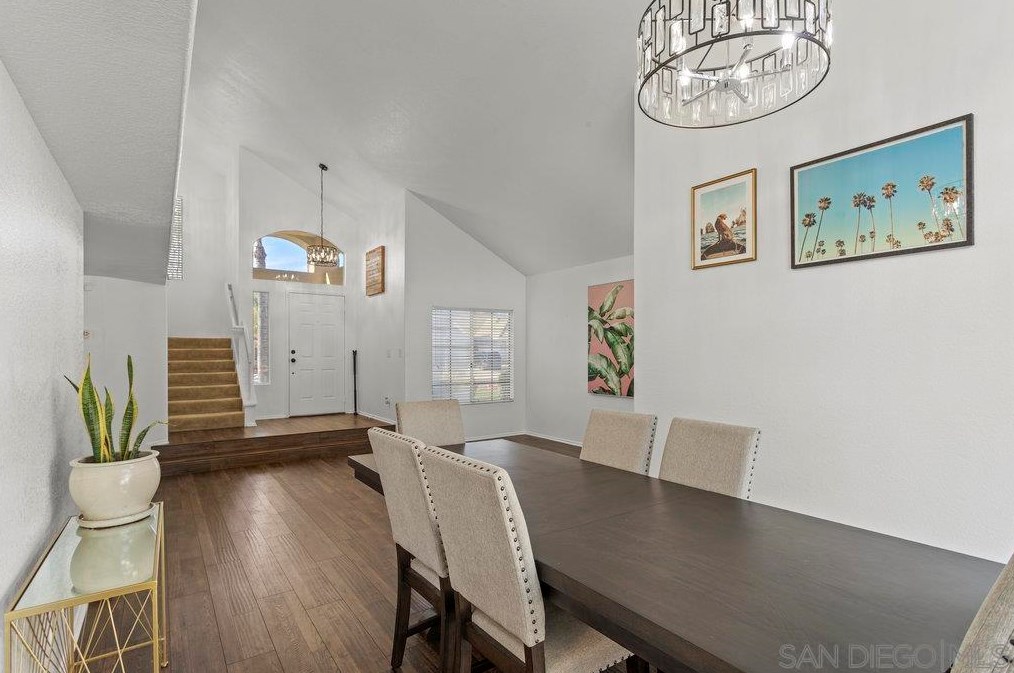 24516 Camino Mirabella, Murrieta CA  92562-4333 exterior